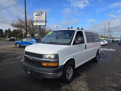 2016 Chevrolet Express Passenger LS's photo