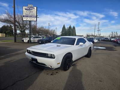 2013 Dodge Challenger SXT's photo