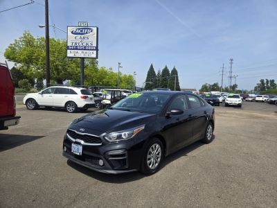 2019 Kia Forte FE's photo