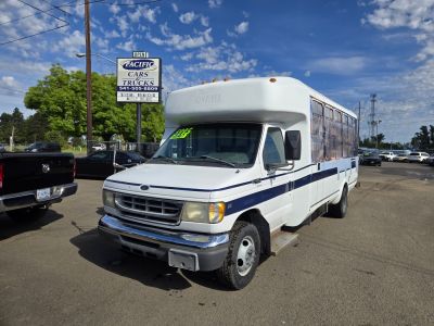 1999 Ford E-Series's photo