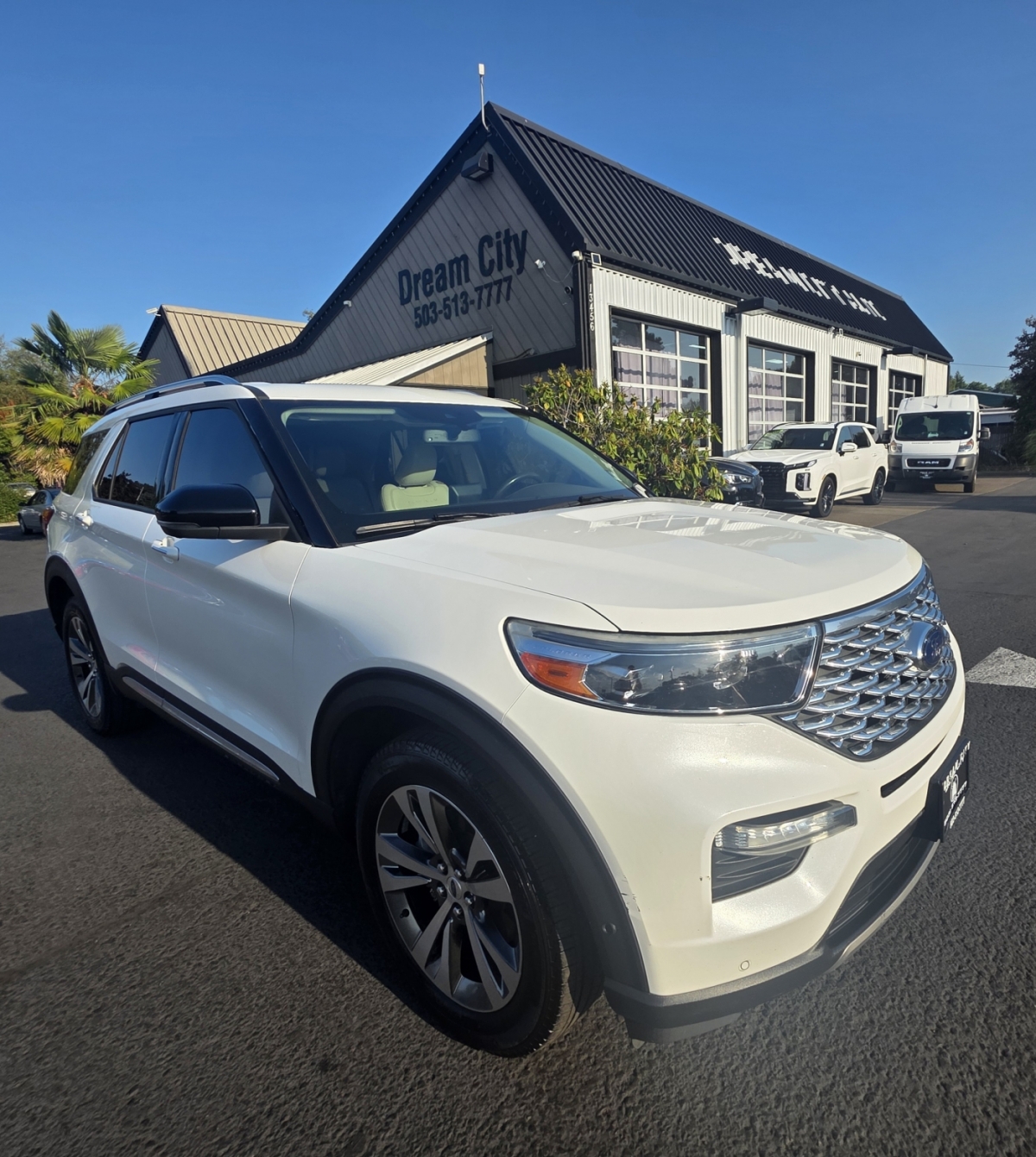 View vehicle photo 3