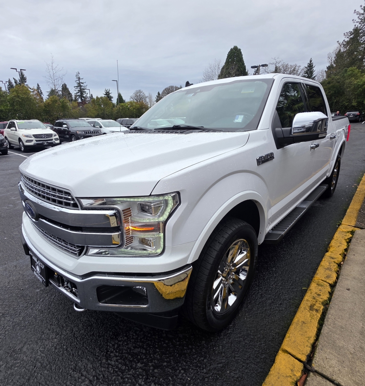 View vehicle photo 6