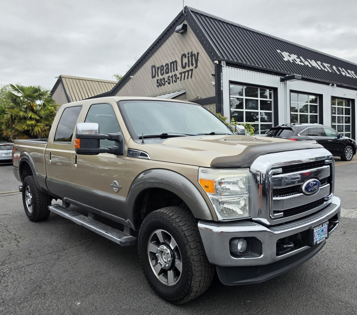 View vehicle photo 3