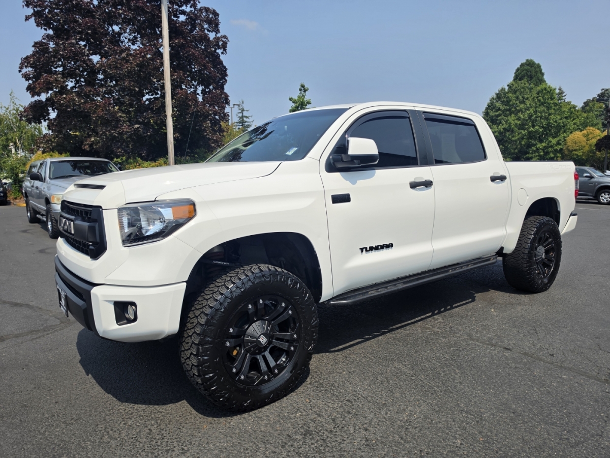 White 2016 Toyota Tundra Pickup Truck Four-Wheel Drive 6-Speed Automatic