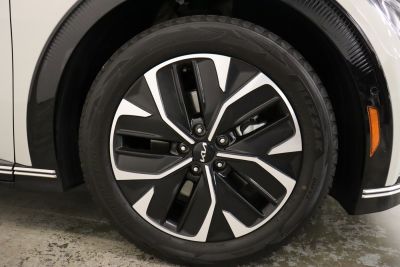2023 Kia EV6 Wind - Photo 17