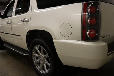 2011 GMC Yukon Denali - Photo 12