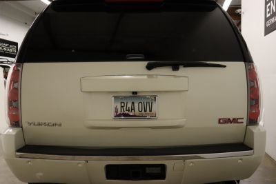 2011 GMC Yukon Denali - Photo 14