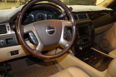 2011 GMC Yukon Denali - Photo 35