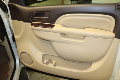 2011 GMC Yukon Denali - Photo 38
